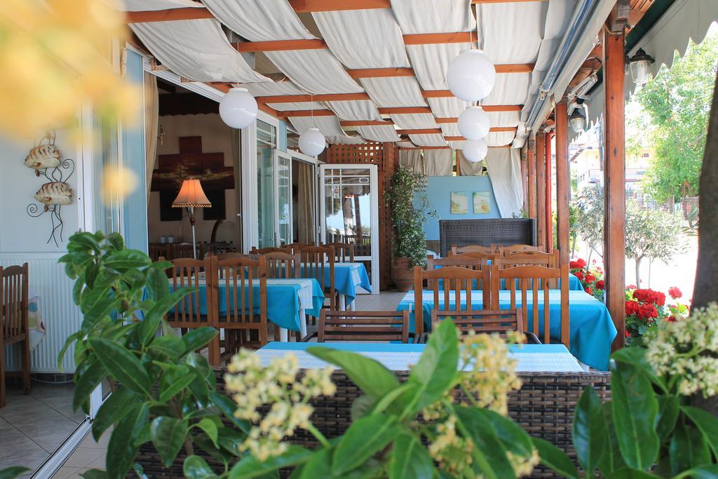 Xaris Hotel Платамонас Екстериор снимка